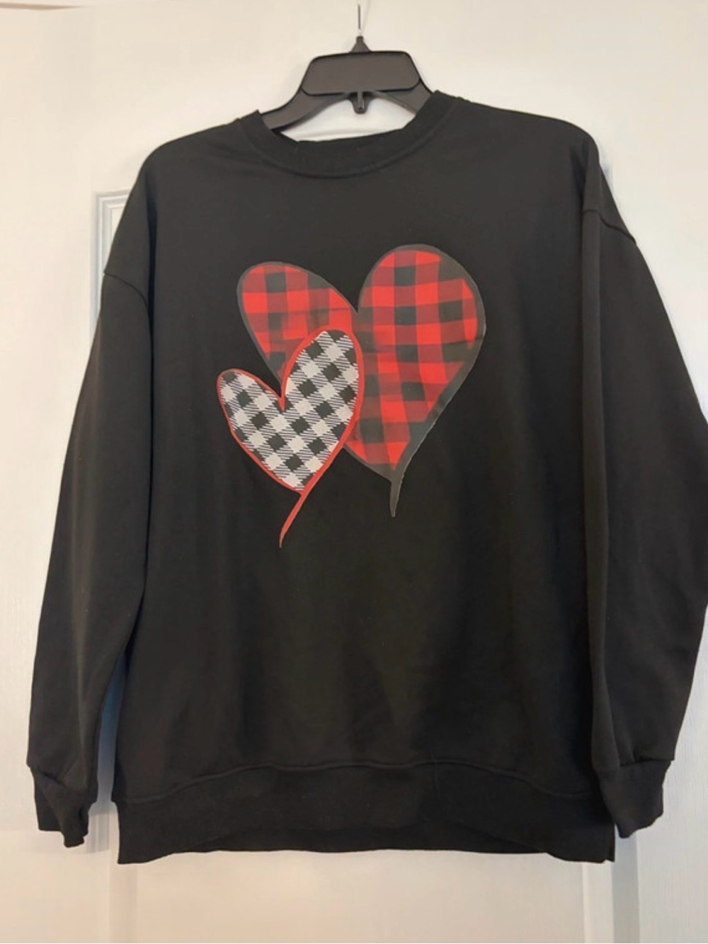 Black Women’s Sweatshirt with Red Plaid Heart Graphic Large